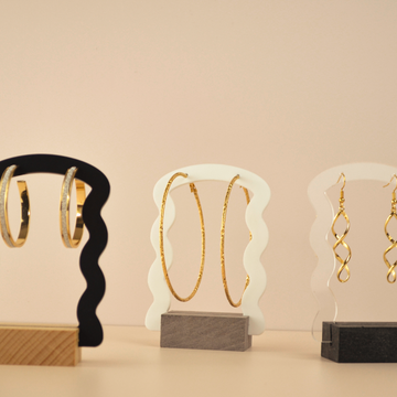 Ripple Hollow Arched Acrylic Earring Stand
